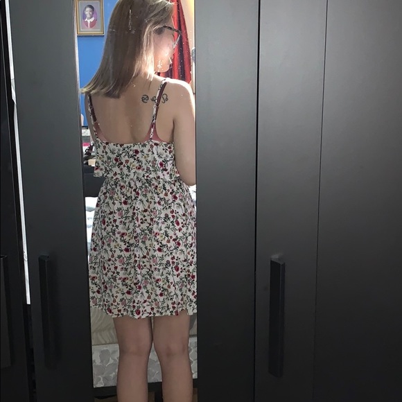 H&M x Coachella Floral Dress - Picture 4 of 6